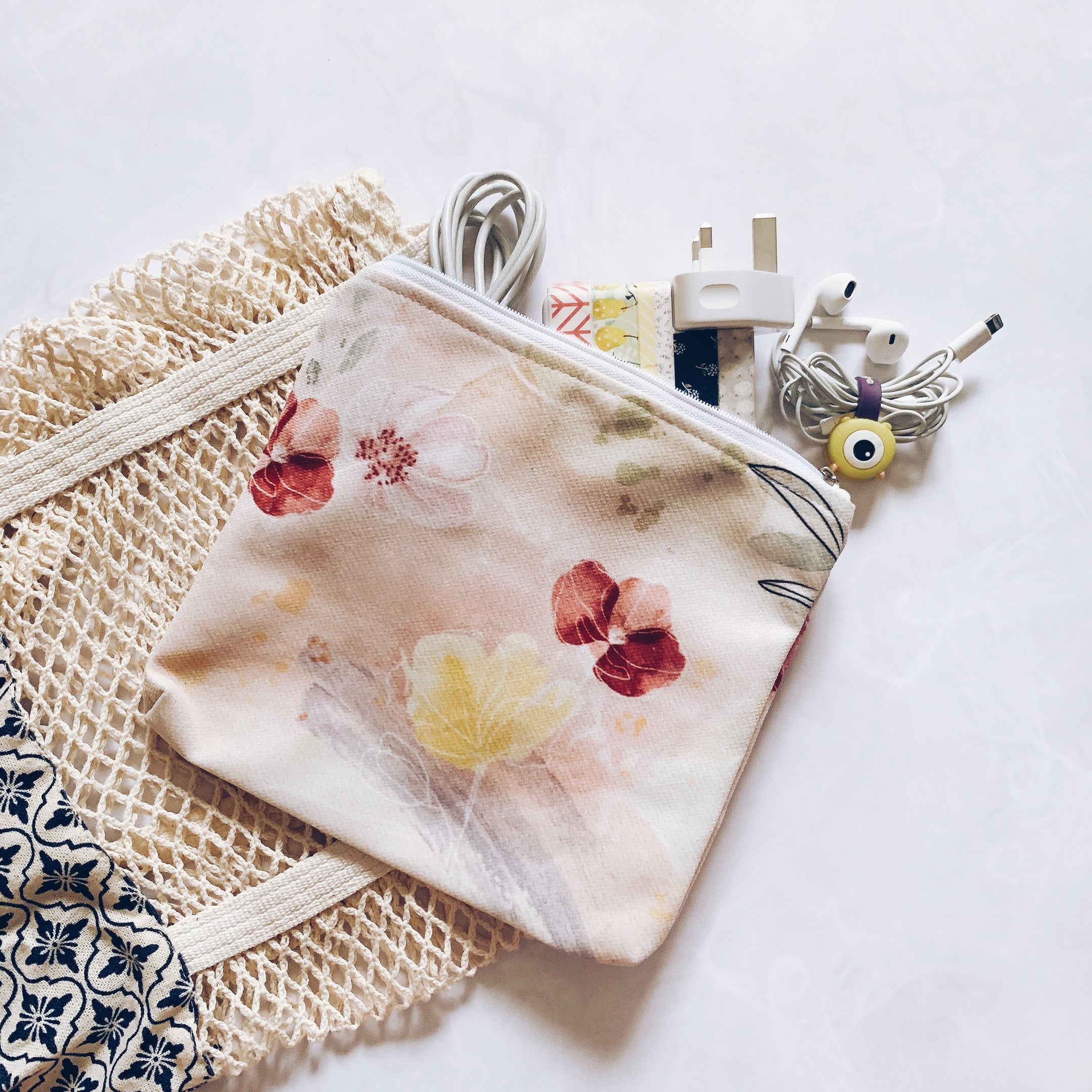 Bloom Dreams Charger Pouch